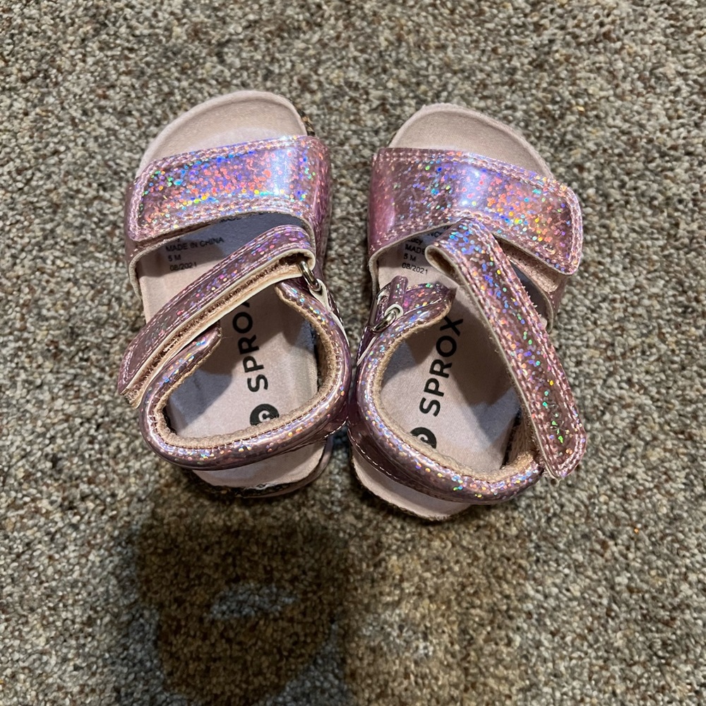 New Sprox sandals. Size 5. Never worn.